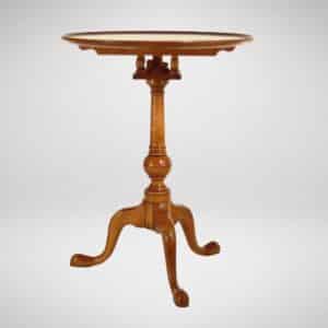Queen Anne Tilt Top Table